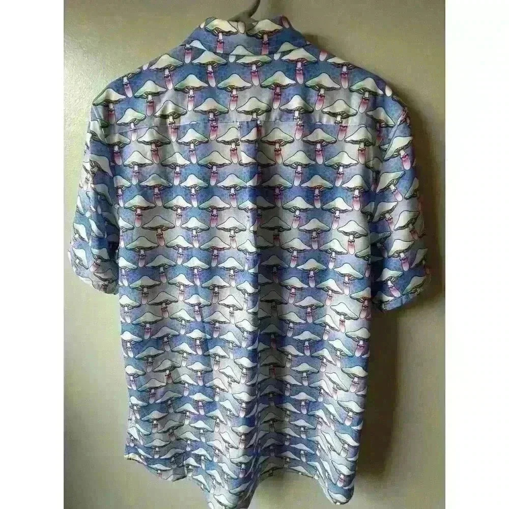 WESC Shroomspiracy Short Sleeve Button Shirt Men’s Medium - Picture 10 of 10